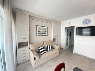 Estudi  De la platja. Estudio totalmente reformado a estrenar en roses con licencia tu