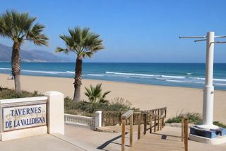 Appartement à Calle calle joanot martorell. Oportunidad única junto al mar en tavernes de la valldigna  espe