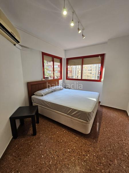 Foto 03b49330-fb3e-41f1-a75b-0ab9edd67bf0. Miete etagenwohnung in brigadas internacionales 2 in Valencia