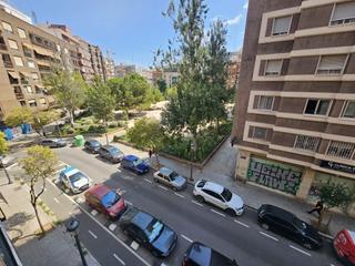 Rent Flat in Ruben vela. Piso en alquiler en calle rubén vela  zona en corts, valencia