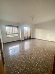 Etagenwohnung in POETA MAS Y ROS