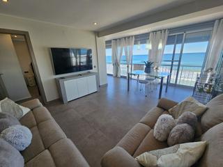 Piccolo appartamento in Les Palmeres. Apartamento en primera línea de playa en les palmeres, sueca