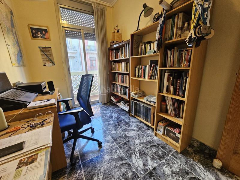 Foto fbaae24a-b8f3-4576-92c4-a24fe0311bc3. Pis a puerto rico a Russafa Valencia