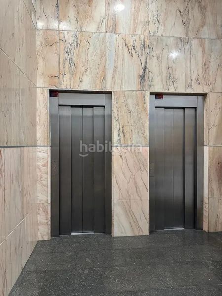 Foto 483b6a32-4efe-4d69-882e-0f9ea39391c6. Pis a Mestalla Valencia