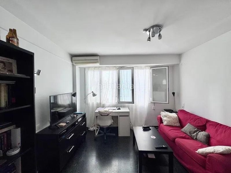 Foto c981fe3f-86c5-4ecd-b082-0c95bc43d95a. Pis a Mestalla Valencia