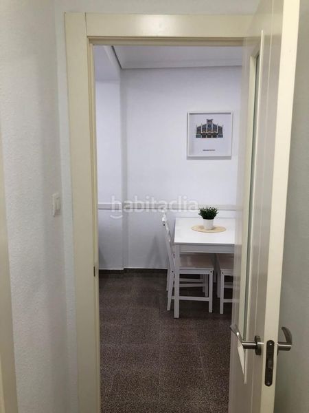 Foto 3f6ef6a6-2e0c-496b-a338-aa5f45fa9109. Pis a calle calle pinzón a El Carme Valencia