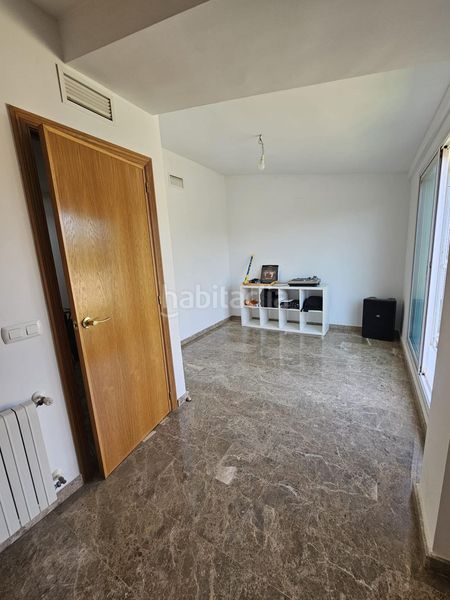 Foto 18956fdf-79bb-4be6-8cdd-e85af394342d. Pis a plaza plaza cueta blanca a Torre en Conill-Cumbres de San Antonio Bétera