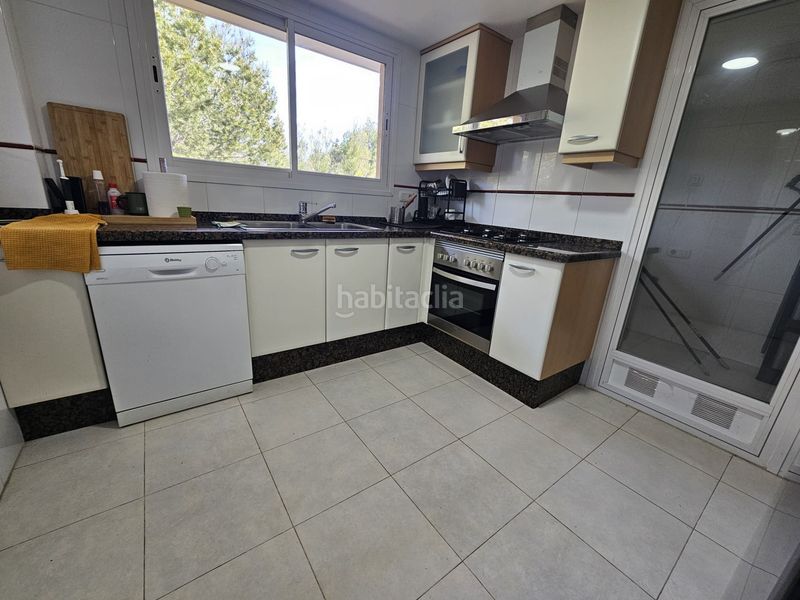 Foto 3d27ddff-1ab4-46bd-9acd-b8f6502e4318. Pis a plaza plaza cueta blanca a Torre en Conill-Cumbres de San Antonio Bétera