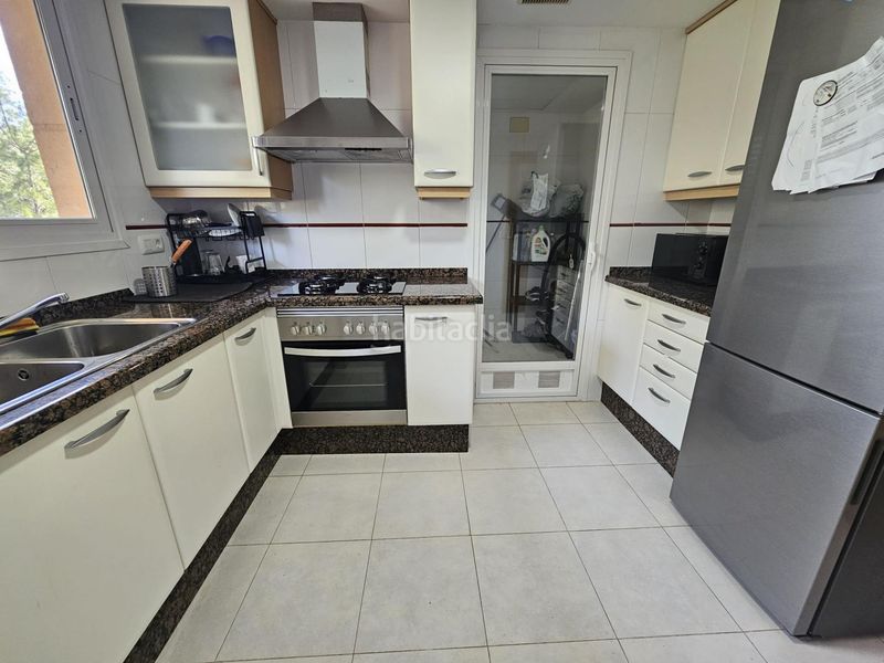 Foto a99f2aff-4ec0-407a-b637-280efbf8b767. Pis a plaza plaza cueta blanca a Torre en Conill-Cumbres de San Antonio Bétera