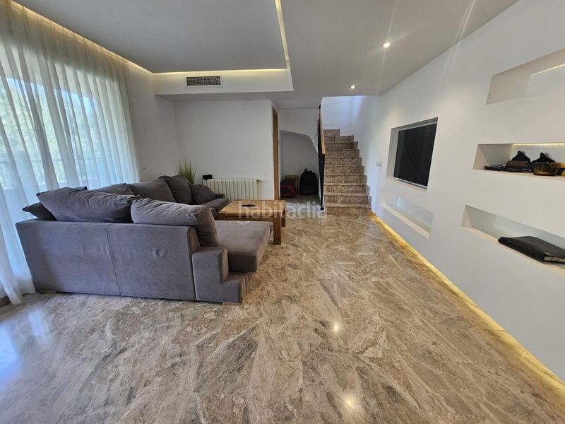 Foto c3120591-14a9-4455-9b15-b825dd0df943. Pis a plaza plaza cueta blanca a Torre en Conill-Cumbres de San Antonio Bétera