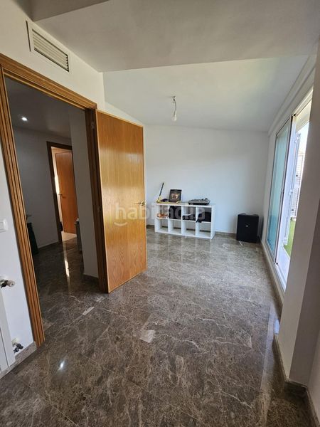 Foto c32fadab-ad60-4a3c-a8a5-a3b8336bfcbb. Pis a plaza plaza cueta blanca a Torre en Conill-Cumbres de San Antonio Bétera