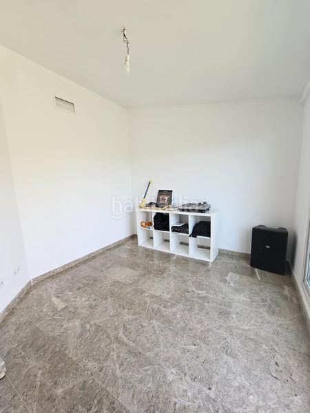 Foto d3278afe-3932-40f2-a773-bfc5215564aa. Pis a plaza plaza cueta blanca a Torre en Conill-Cumbres de San Antonio Bétera