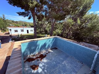 Xalet a Calle poligono 14. Oportunidad chalet en venta en montroy .cuenta con una parcela d
