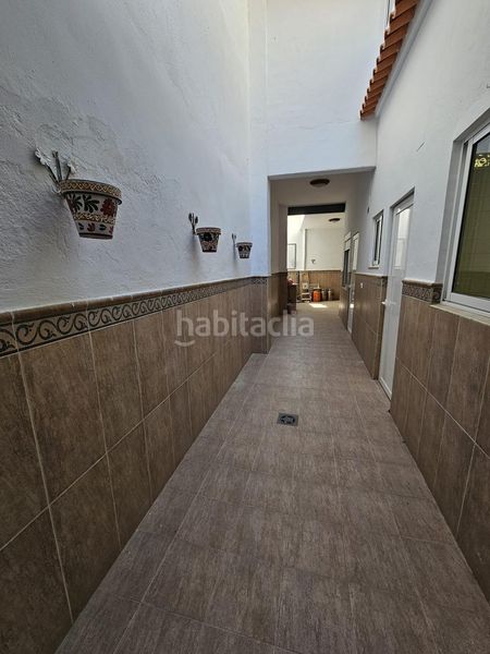 Foto c743fc53-c2cd-4f53-968b-cd3a26251a16. Casa  chalet en Guadassuar