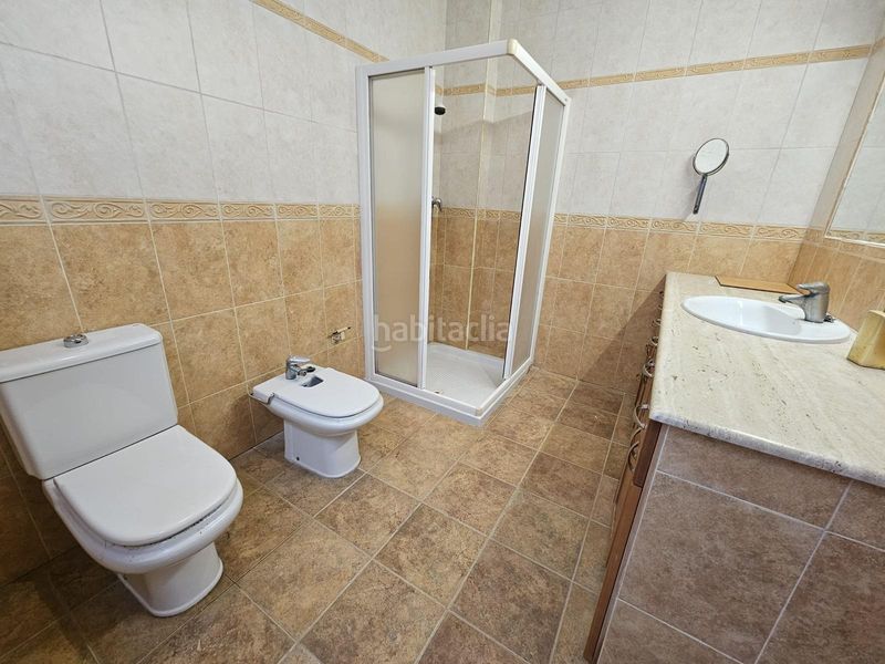 Foto d8535f45-eca2-4d35-ac7a-e71ea934c46d. Casa  chalet en Guadassuar
