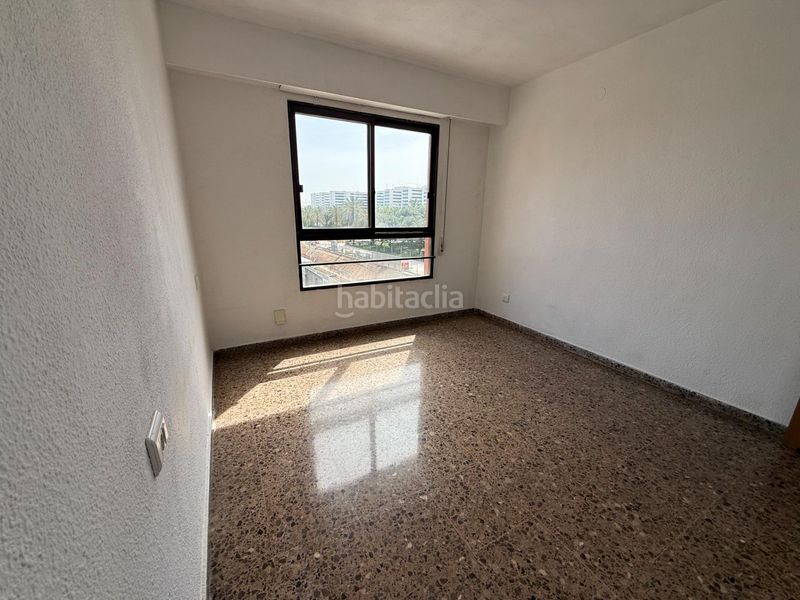 Foto 213a8d10-8489-4fc4-9c36-612406fe4411. Rent flat in Malilla Valencia