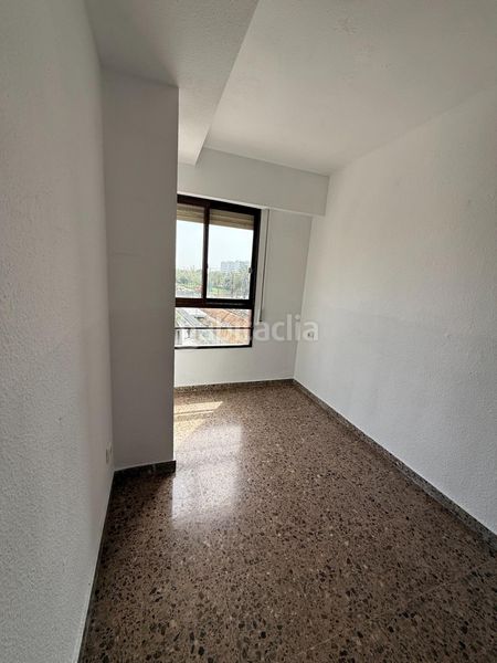 Foto 3b4d770d-9440-4a52-b507-1c7c54c36834. Rent flat in Malilla Valencia