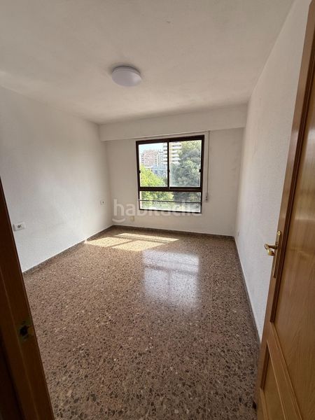 Foto 46c4a8c0-777f-41ec-9d81-85a1f1259552. Rent flat in Malilla Valencia