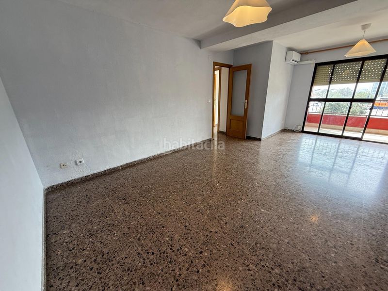 Foto 9316afe1-201b-4e84-8ae0-1a55b2bb0e7e. Rent flat in Malilla Valencia