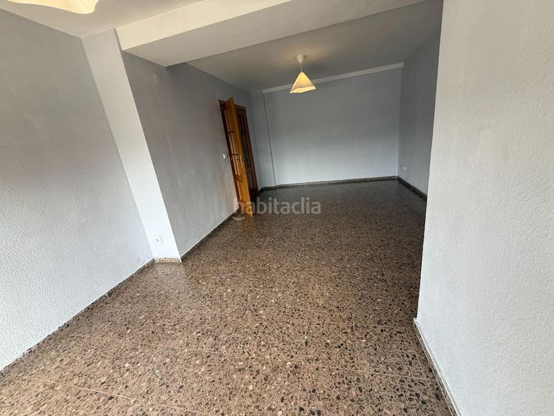 Foto b17068ec-ebcc-45ff-9ea7-85fe10daa402. Rent flat in Malilla Valencia