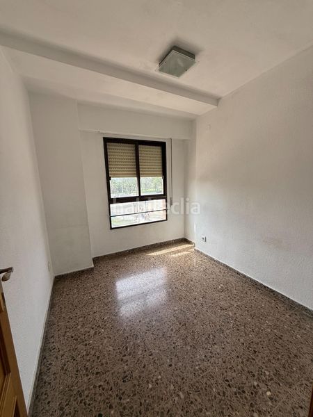 Foto c9b363a2-1d44-4a14-9b30-c355cb8123c6. Rent flat in Malilla Valencia