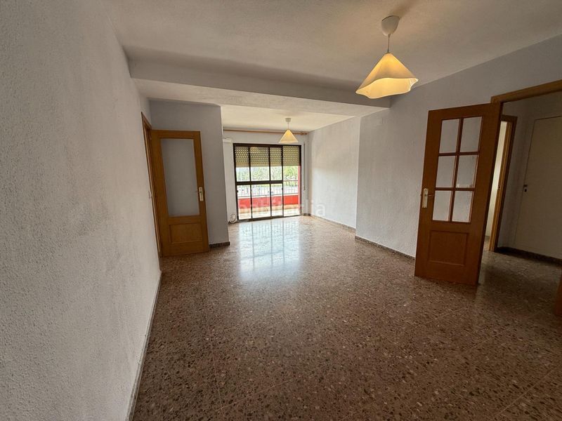 Foto ca5d5007-e22d-4783-bef1-357886bb5b1a. Rent flat in Malilla Valencia