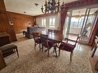 Appartement à Calle calle madre alberta giménez. Tres forques  vivienda ideal para familias  amplia vivienda de 1