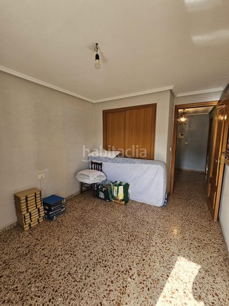 Foto ea0da91e-f98a-4fea-8c65-3b7f923e3a59. Pis a calle calle madre alberta giménez a Tres Forques Valencia