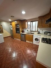 Flat  Calle justo vilar. Magnifiquo piso exterior en el cabanyal  a 5 minutos de la playa