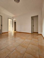 Pis  Carrer de l'arquitecte gaudí. Oportunidad vivienda a reformar en el centro de barbera del vall