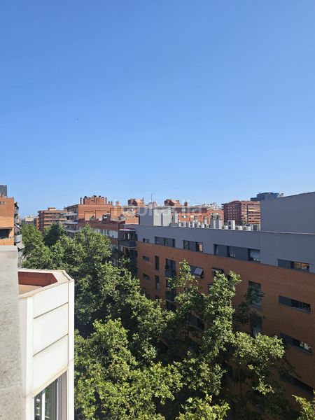 Foto 9b53af30-4d2b-4104-922c-aa1e71eddb7d. Pis amb aparcament a El Clot Barcelona
