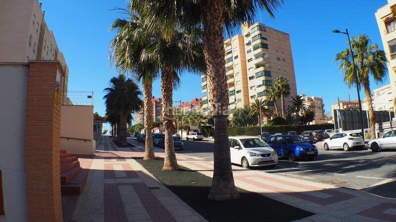 Foto ad18913d-cde9-4e44-b806-997a29079b2f. Locale commerciale in Campello Playa Campello (el)