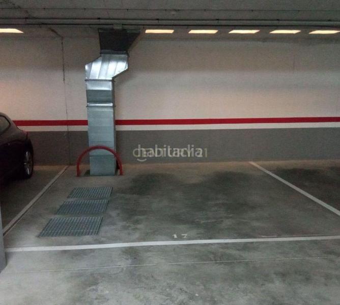 Foto 890f3ee4-a812-4b51-bbff-a6c4a6aa7bf6. Posto auto in ausias march (residencial voramar) 30 in Campello (el)