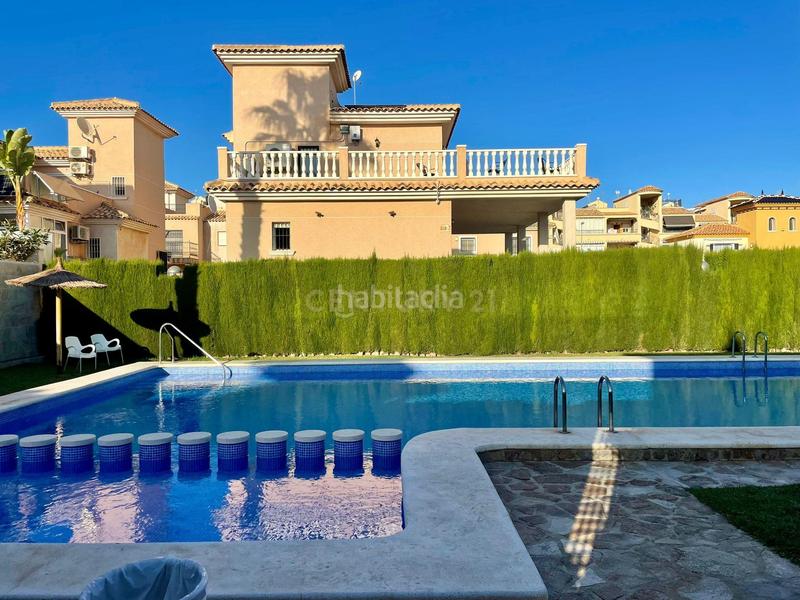 Foto 5ac0cd7d-cd6f-4502-95ea-5201c6c15631. Xalet a rosa 7 a Los Balcones y los Altos Orihuela