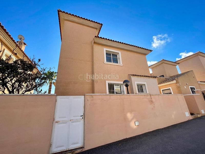 Foto f15e6ad1-7837-4090-b97b-17bfd350a8da. Xalet a rosa 7 a Los Balcones y los Altos Orihuela