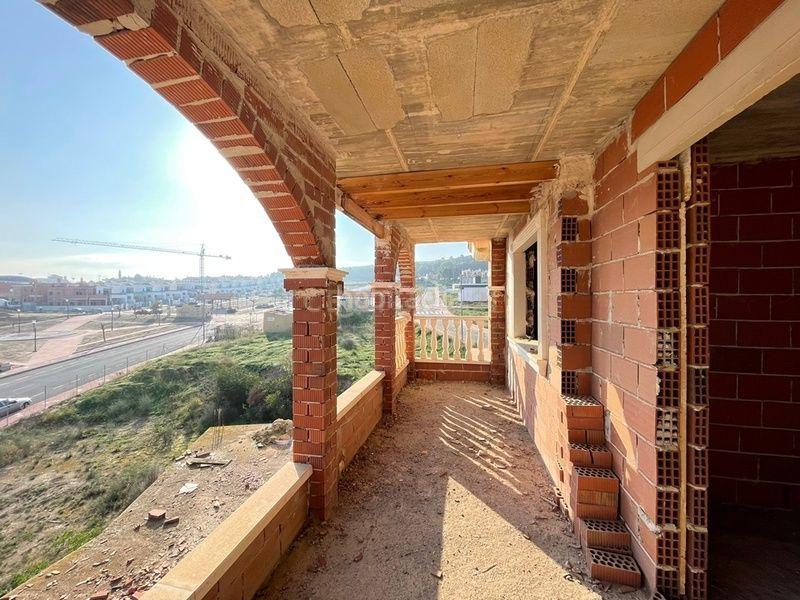 Foto 9fd32904-9446-45e3-a134-9aa2c3b9fec7. Edifici a calle la loma 50 a Bigastro