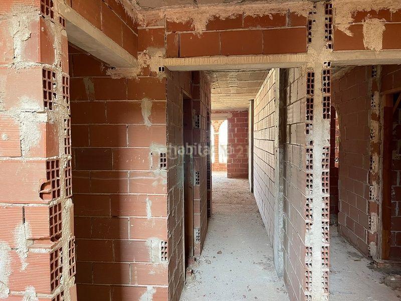 Foto b8ee4848-f6d8-42c8-8959-3f012b1d0b08. Edifici a calle la loma 50 a Bigastro