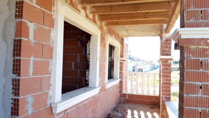 Foto f2b8e32a-2d2a-42c3-b95a-a53b0c712ca5. Edifici a calle la loma 50 a Bigastro