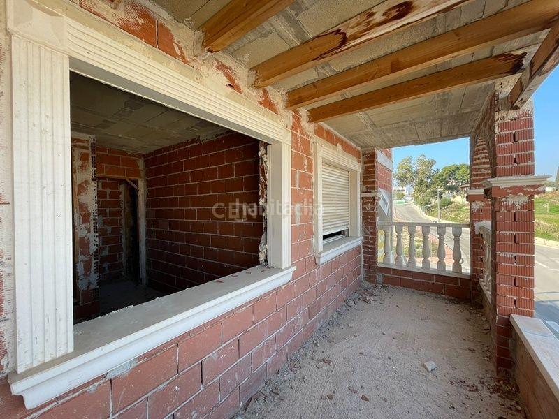 Foto fa27fe91-c2c1-4b90-aa14-0fcc40c43140. Edifici a calle la loma 50 a Bigastro