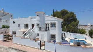 Chalet  Calle argentina, orihuela, spain. Chalet mediterráneo en orihuela costa
