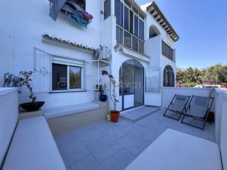 Erdgeschoss in C. gallocanta, 78, torrevieja, spain. Apartamento con piscina y pistas deportivas en una de las zonas