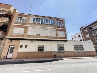 Casa adossada a Calle apolo, 44, torrevieja, spain. Oportunidad estratégica en la costa blanca magnífico adosado en