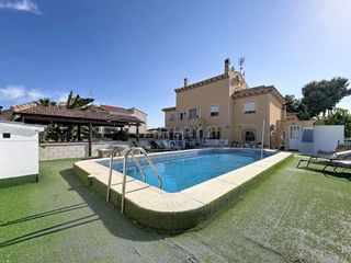 Casa en CL SALVADOR DE MADARIAGA 57TORREVIEJA (ALICANTE)