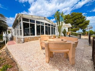 Casa  Barrio los valeros, 32, 03178 benijófar, alicante, spain. Inversión estratégica en benijófar complejo comercial y residenc