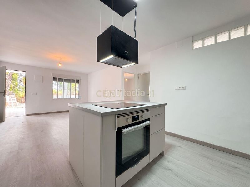 Foto 72228b03-23d8-44dd-8eb4-1cd92ffdf755. Casa amb aparcament a Benijófar