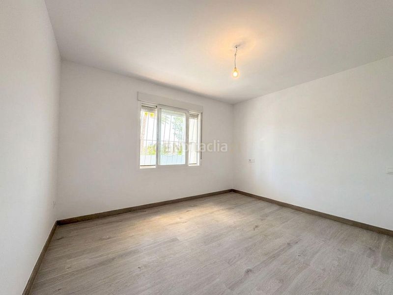 Foto aa15cff2-59e3-4273-949a-860cbd107609. Casa amb aparcament a Benijófar