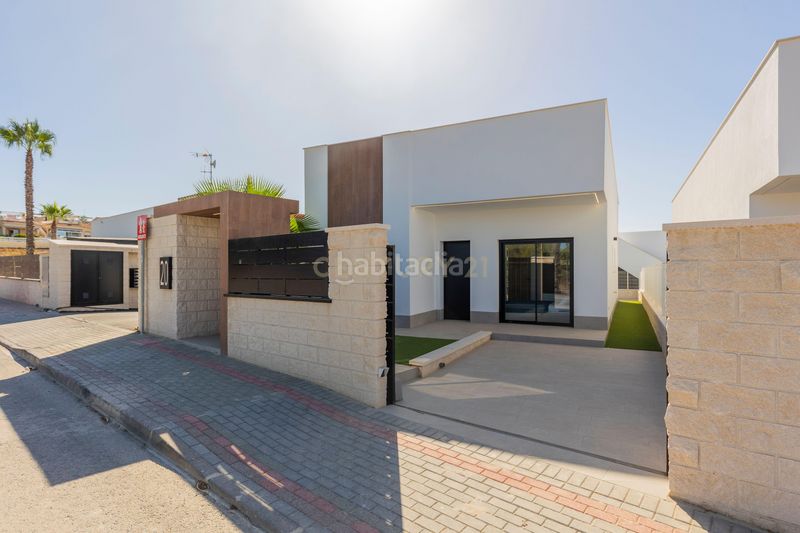 Foto ad954c74-a143-4c5c-9472-2c689e72d605. Casa amb piscina a Algorfa