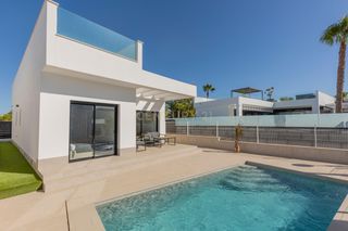 Casa  C. orihuela, 1e, 03169 la rellana, alicante, spain 17. Villa con piscina privada y vistas despejadas en la finca golf