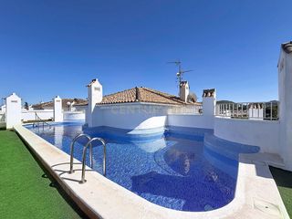 Dúplex a Calle ramón juan larrosa, 75, benejúzar, spain 75. Dúplex de 3 habitaciones con solárium, párking y piscina comunit