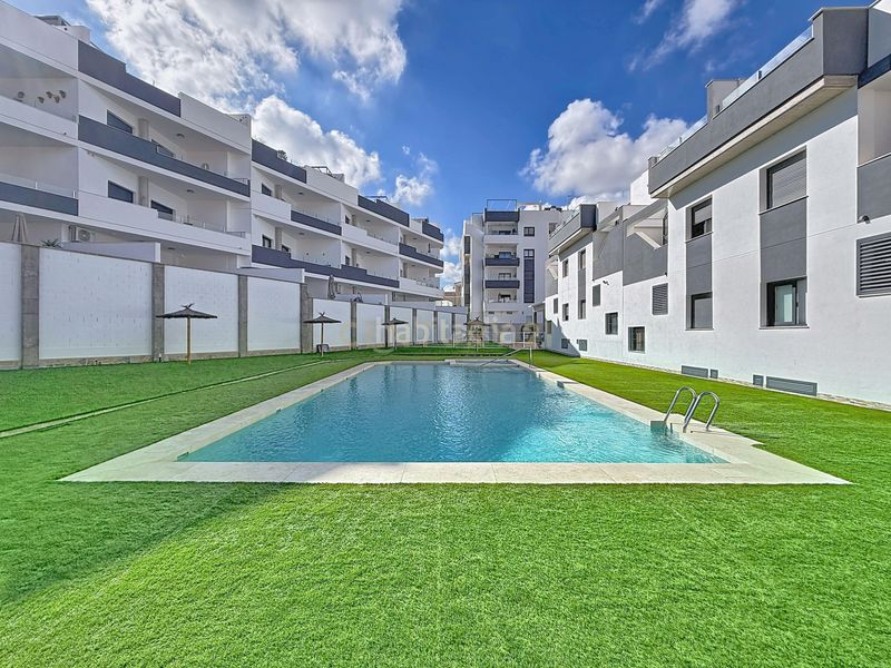 Foto 7c6607a6-ef5b-4770-a75b-ea87c375109f. Apartament a calle lago de sanabria a La Florida Orihuela